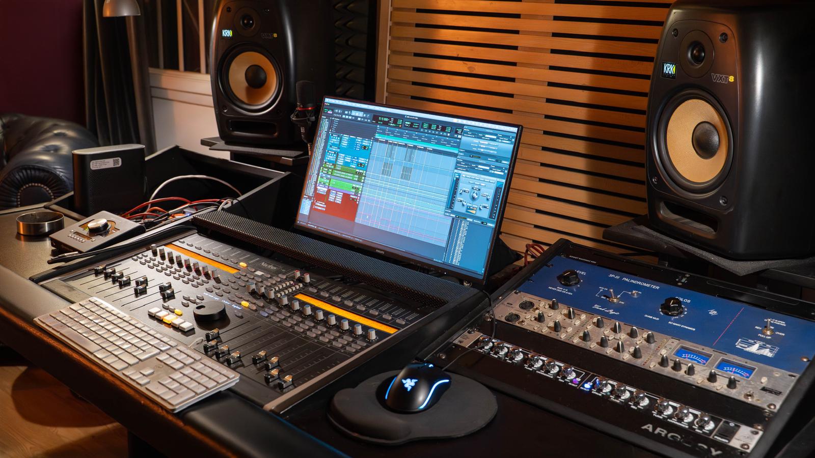 Console, écran et matériel audio